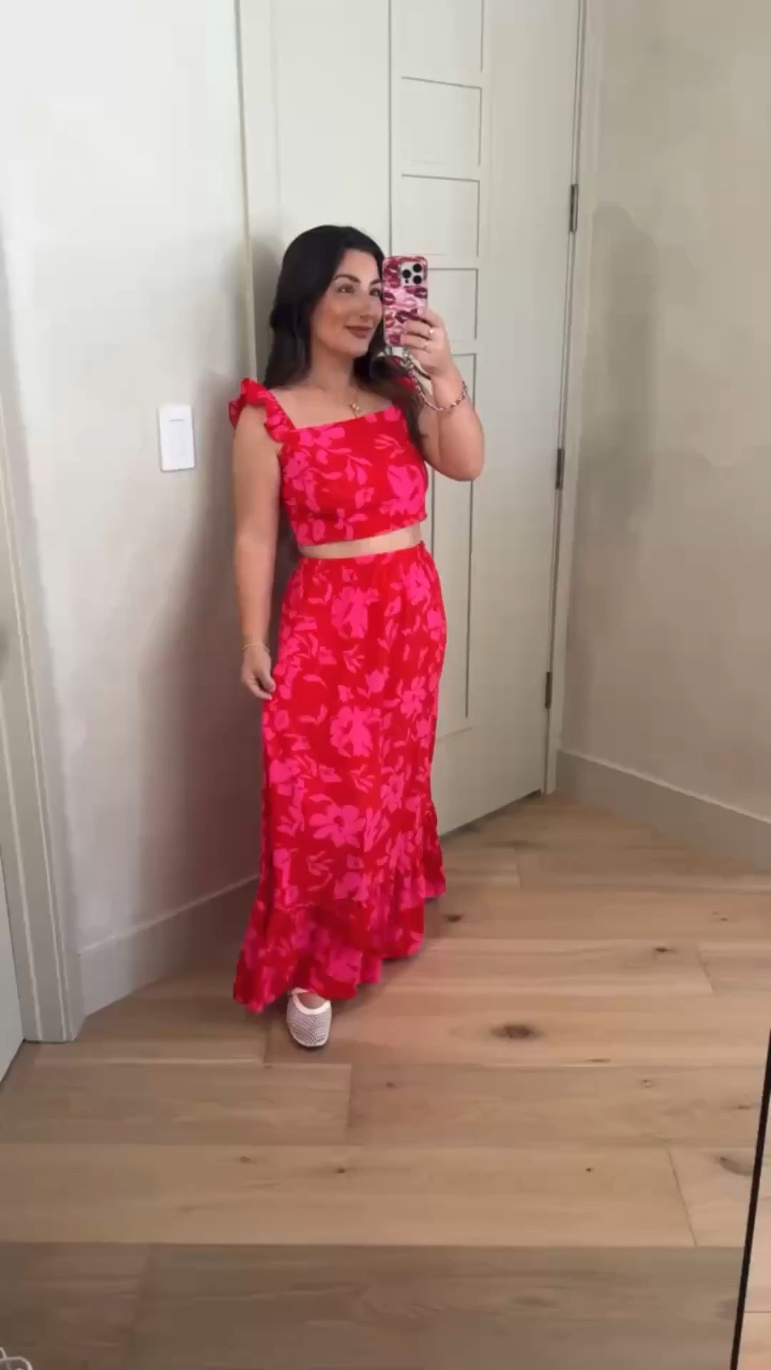 Matching set! Love the red and pink floral print! Perfect for vacation or summertime! 

Tank with square neck! 
Skirt is full length on me! Very stretchy! 
Size small 

5'0" 140lbs

#LTKSeasonal #LTKootd #LTKPetite