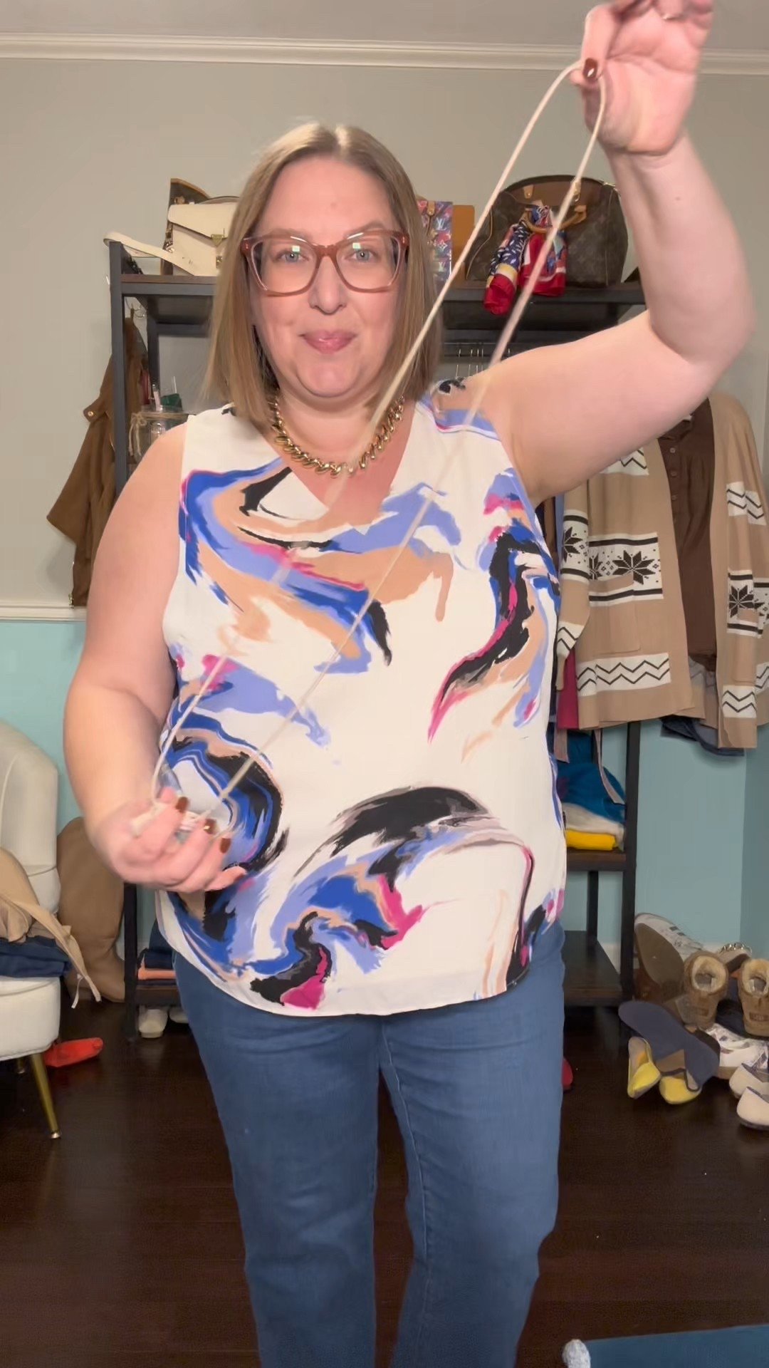 ⭕️ Crop tuck size large
👚Shirt size xxl (same one is linked in blue — which is spring — but the pattern I’m wearing is OOS)
👖 jeans are size 18 petite


#LTKPlusSize #LTKootd #LTKPetite