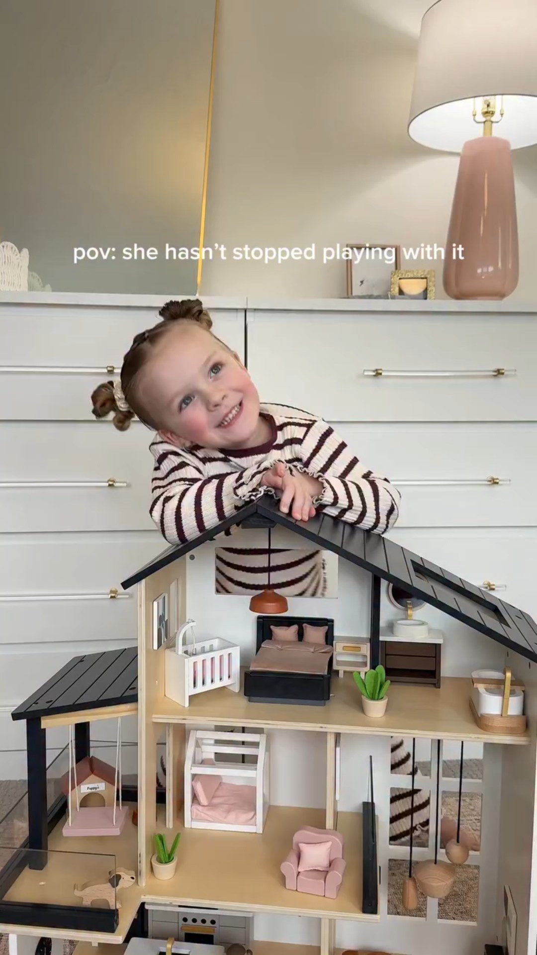 Christmas was 3 weeks ago and this is still her favorite gift! She plays with it daily! 😍

use code: Hinshaw15 to save $ on your @tinylandus order! 

#tinylandus #dollhouse #moderndollhouse #girlmom #screenfreeplay wooden dollhouse, mom to a toddler, motherhood, mom creator, Utah mom