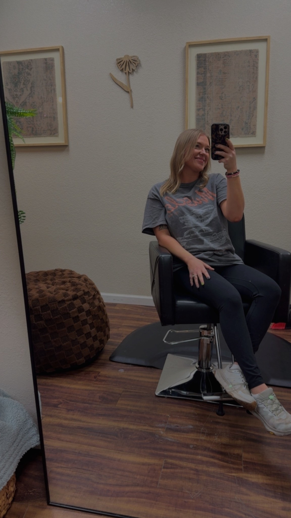 Cozy active fit behind the chair today 🤍



#LTKootd #LTKActive #LTKmorningroutine