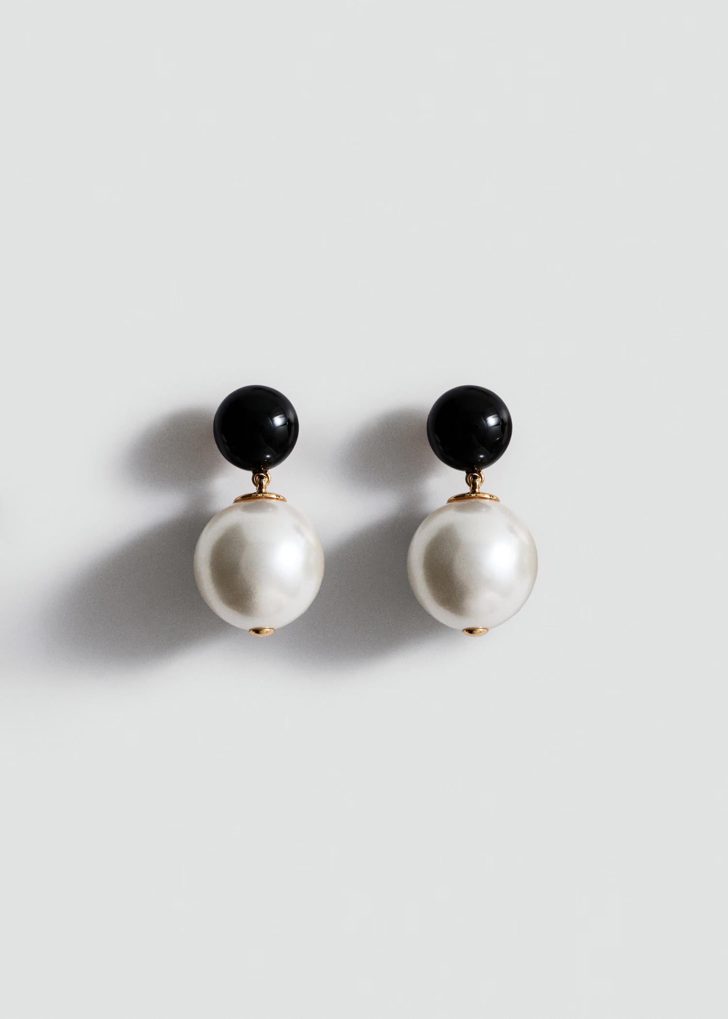 Pearl dangle earrings - Women | MANGO United Kingdom | MANGO (UK)