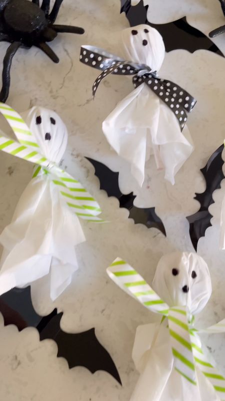 DIY lollipop ghosts for Halloween! 

#LTKSeasonal #LTKHalloween #LTKhome