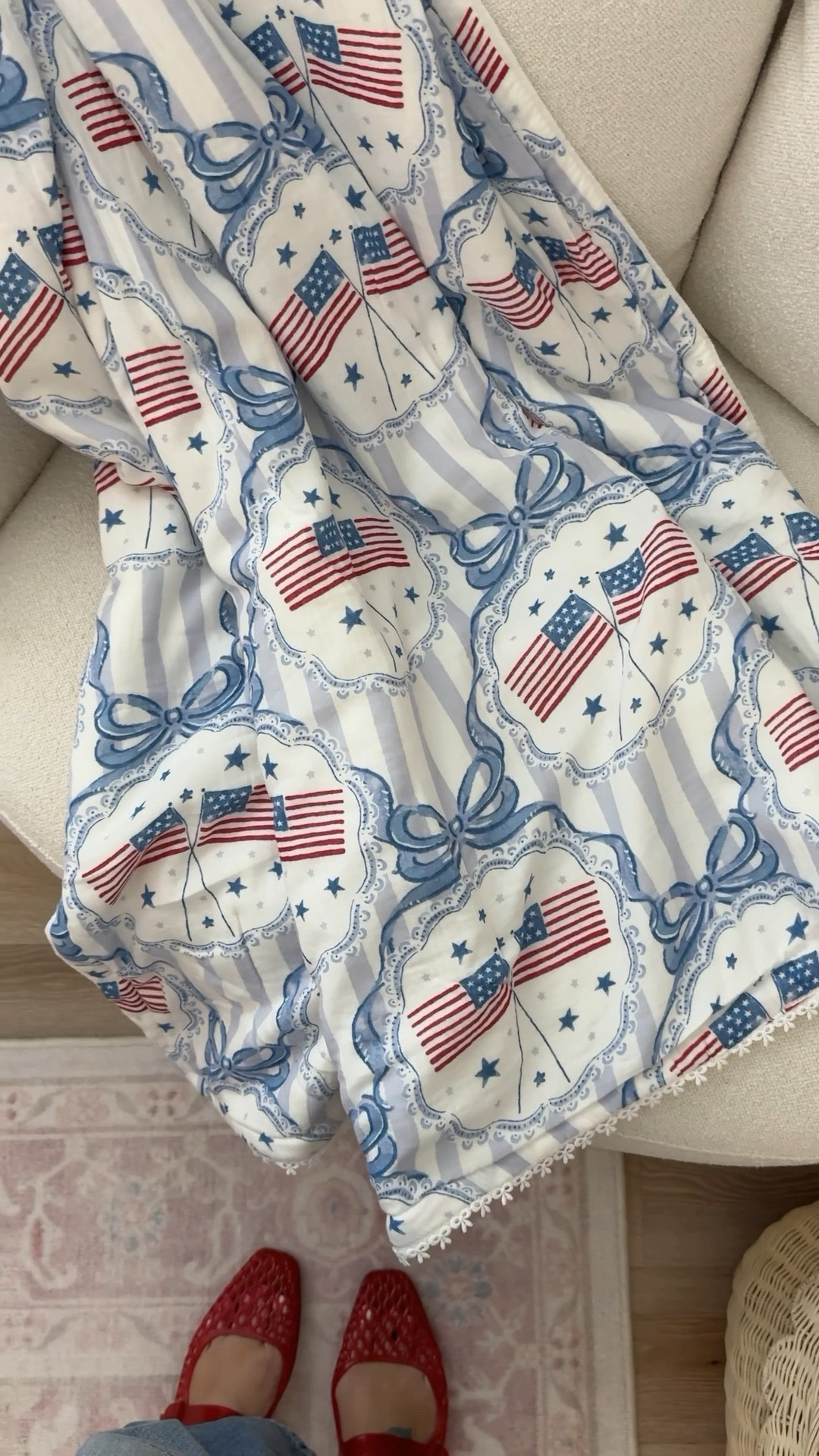 Just when I thought summer couldn’t get any sweeter… TJMAXX hit me with the coziest blankets that scream porch swing, peach pie, and all-American charm. 🇺🇸 🦞 🐚 

#LTKHome #LTKSeasonal #LTKFindsUnder50