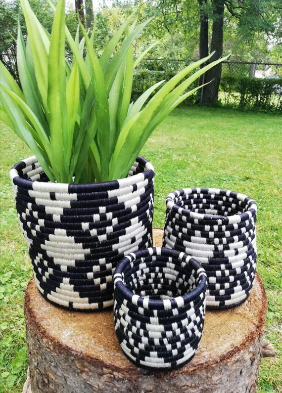 Black and White Handwoven African Baskets/ Rwanda Planter Baskets/ Flower Vases/ Candle Holders | Etsy (US)