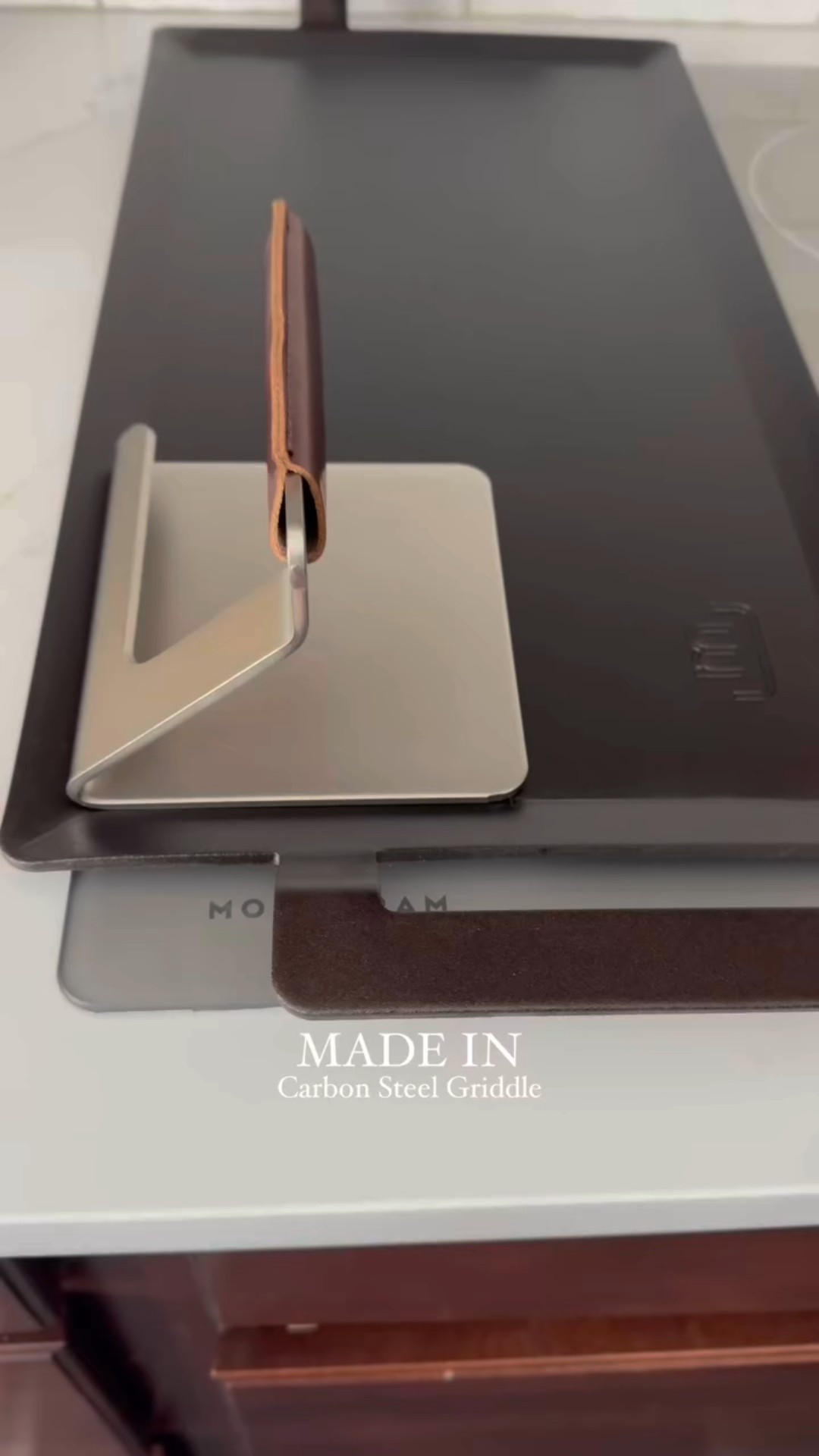 Because Dad deserves tools as tough as he is.
This carbon steel griddle from @madein cooks like a dream — and cleans up like one too. Cooks on the grill & even works on induction!
🔥 Perfect for bacon, eggs, and Father’s Day mornings. #MadeInCookware #FathersDayGift #CarbonSteelGriddle

#LTKFamily #LTKHome #LTKGiftGuide