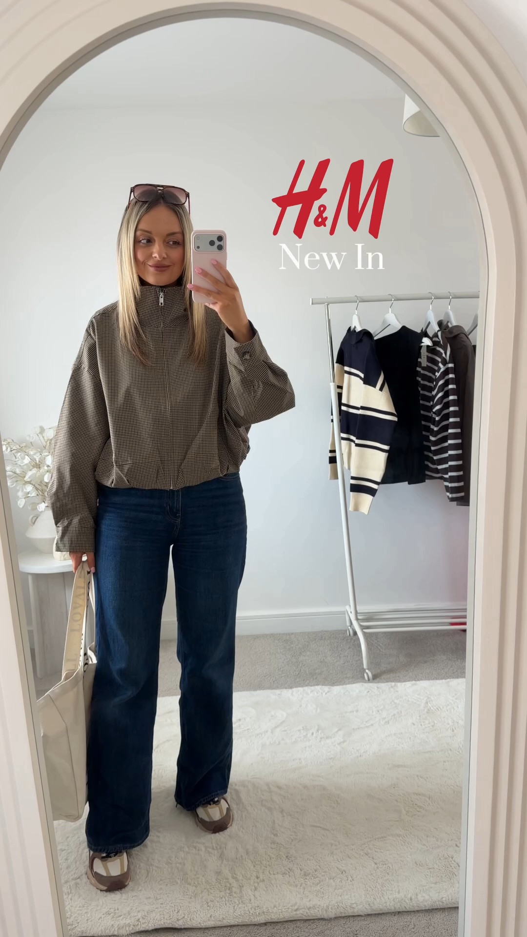 H&M New In ❤️✨

I am in love with these new in pieces from H&M these are the perfect transitional pieces going into autumn how gorgeous is this checked jacket, and I love this blue jacket paired with white trousers and the co-ord is sooo comfortable 🫶 

Jeans bomber jacket barrel trousers co-ord

#LTKuk #LTKeurope #LTKautumn