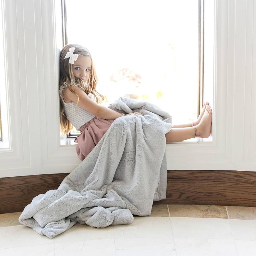 SARANONI Super Soft Comfy Lush 40" x 60" Blanket for Kids and Teens (Mist) | Amazon (US)