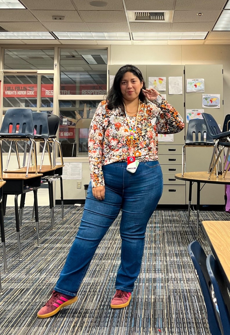 Fall Teacher outfits 

So comfy easy to wear. Teacher outfit ideas. 
Plus size friendly 
Wearing size XL top 
Jeans are XL size 12/16
Shoes 8 


#LTKPlusSize #LTKMidsize #LTKFindsUnder50