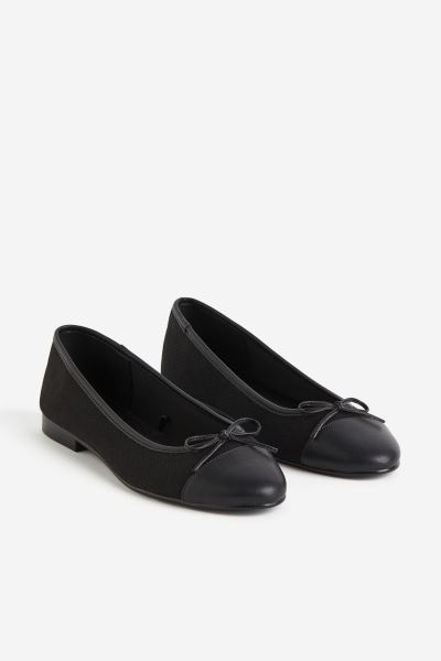 Ballerinas - Beige/Schwarz - Ladies | H&M AT | H&M (DE, AT, CH, NL, FI)