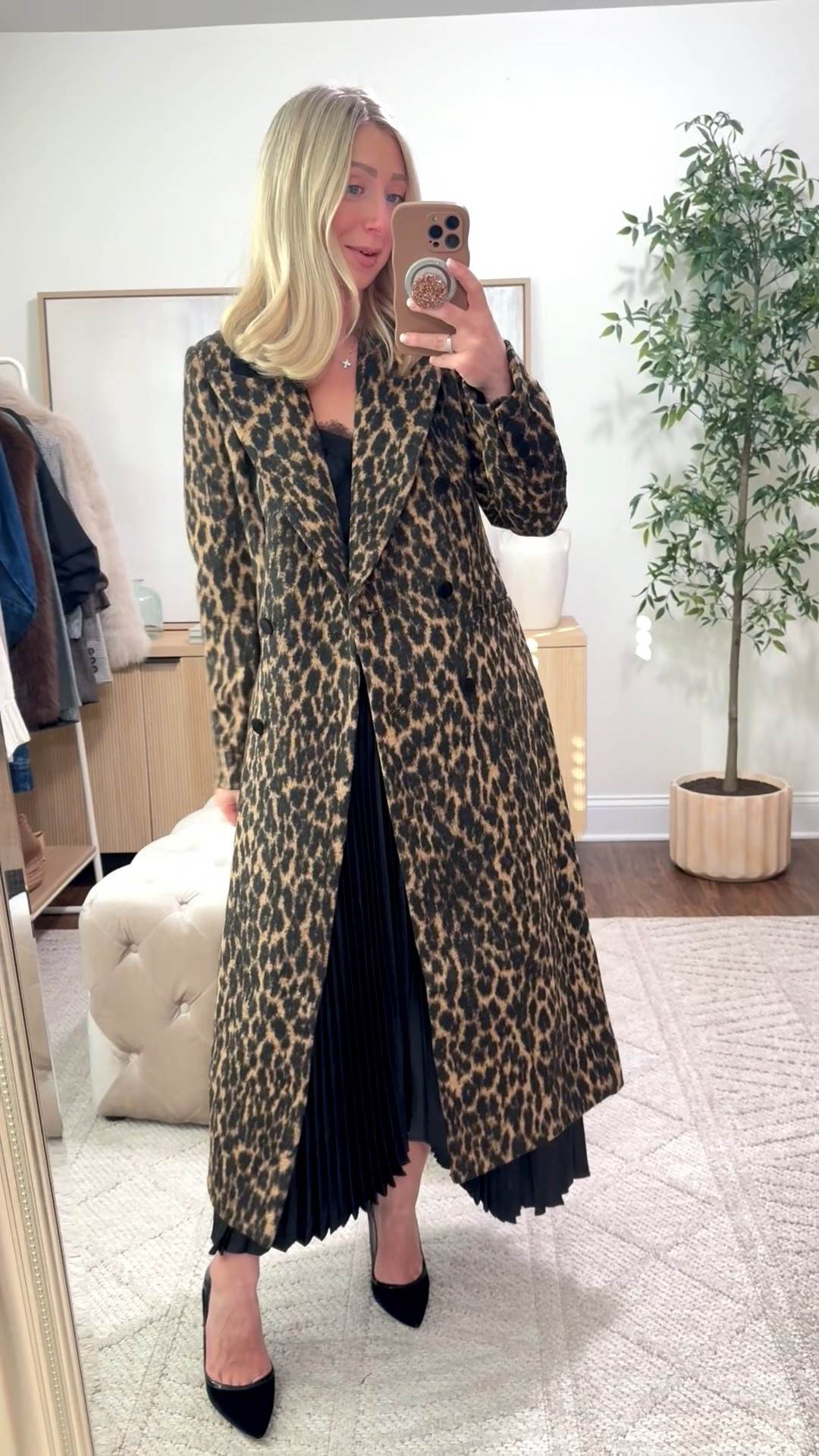 Leopard coat of my dreams on sale for $64! I’m a size 4, wearing the size small (runs TTS)

Leopard coat, Avec Les filles, winter fashion, holiday party 

#LTKPetite #LTKGiftGuide #LTKHoliday