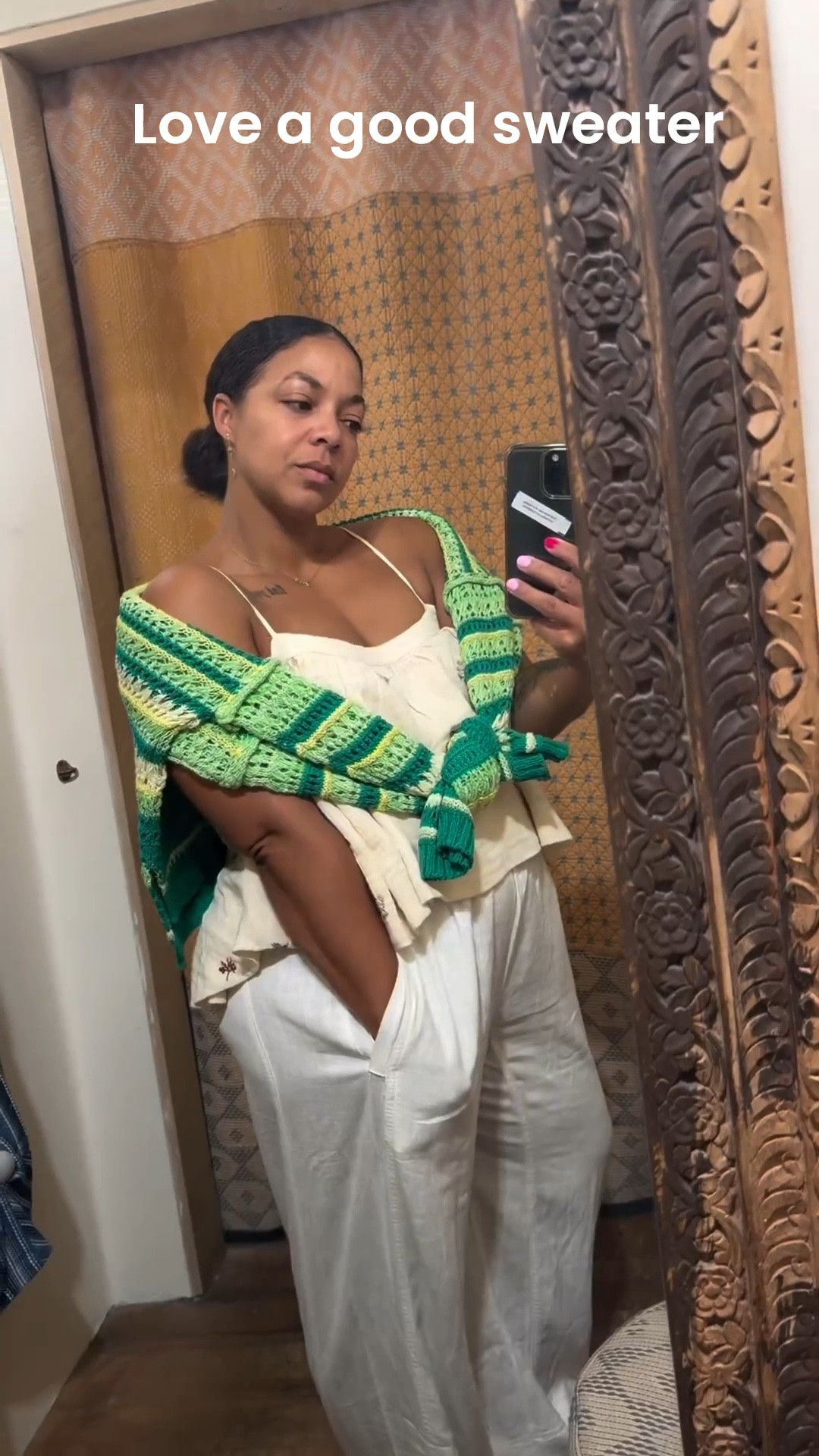 Because sometimes it gets cold on the island 🏝️ 

Sweater weather but make it summer…. 

You know when you’re on the beach and the sun sets and the cool air kicks in... 
Or it’s hot outside but the AC inside is on blast....

you need that summer sweater to take that chill off!

I love the summer sweaters @freepeople 

And I love mixing prints! 

What’s your summer vibe??

#Summer #OOTD #summersweater #dressup #lovenotes #whenyouwearfp #thisisfreepeople #myfpfit