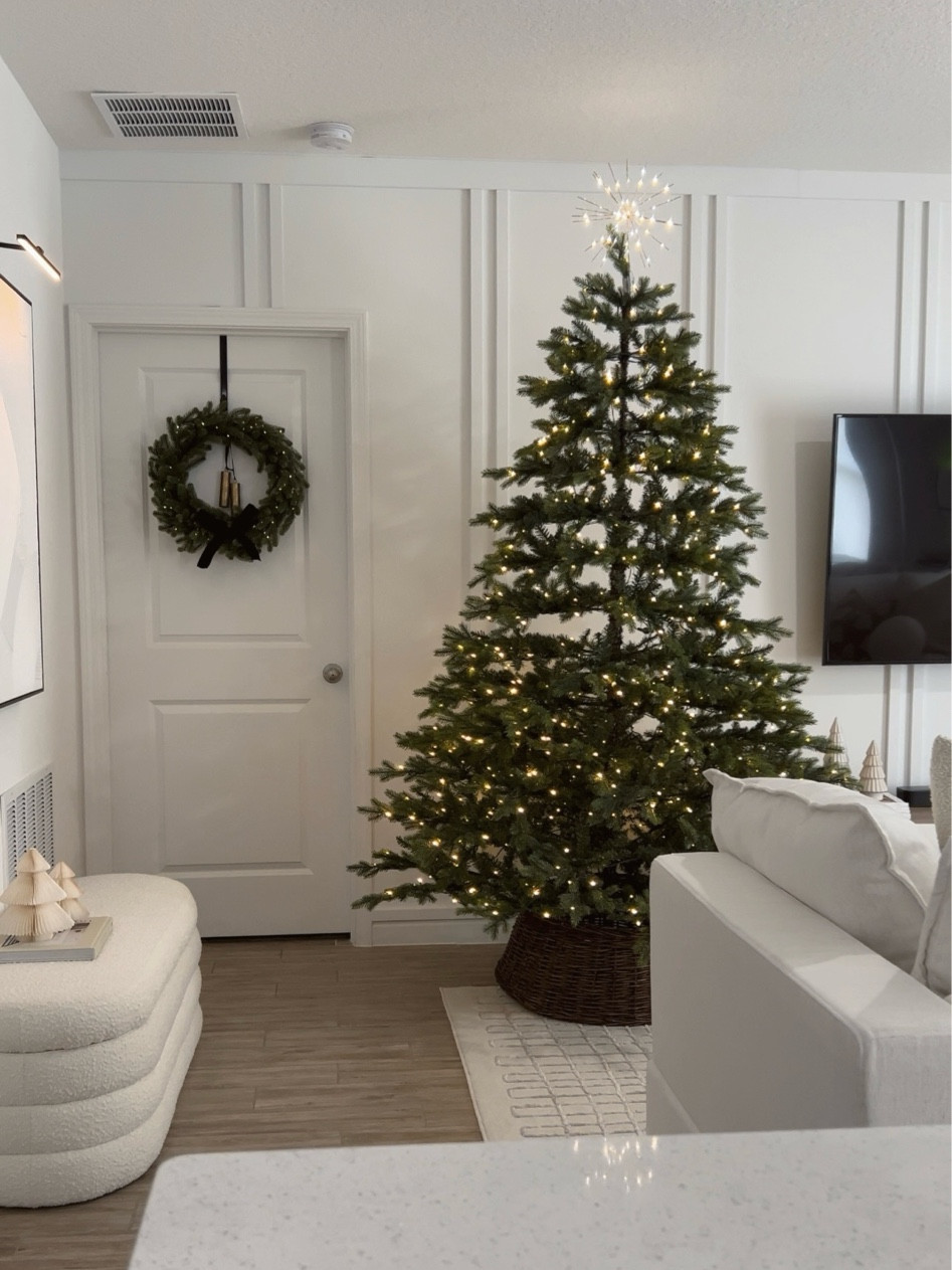 Xmas tree 2024🌲🦌☃️

#LTKSeasonal #LTKHoliday #LTKU