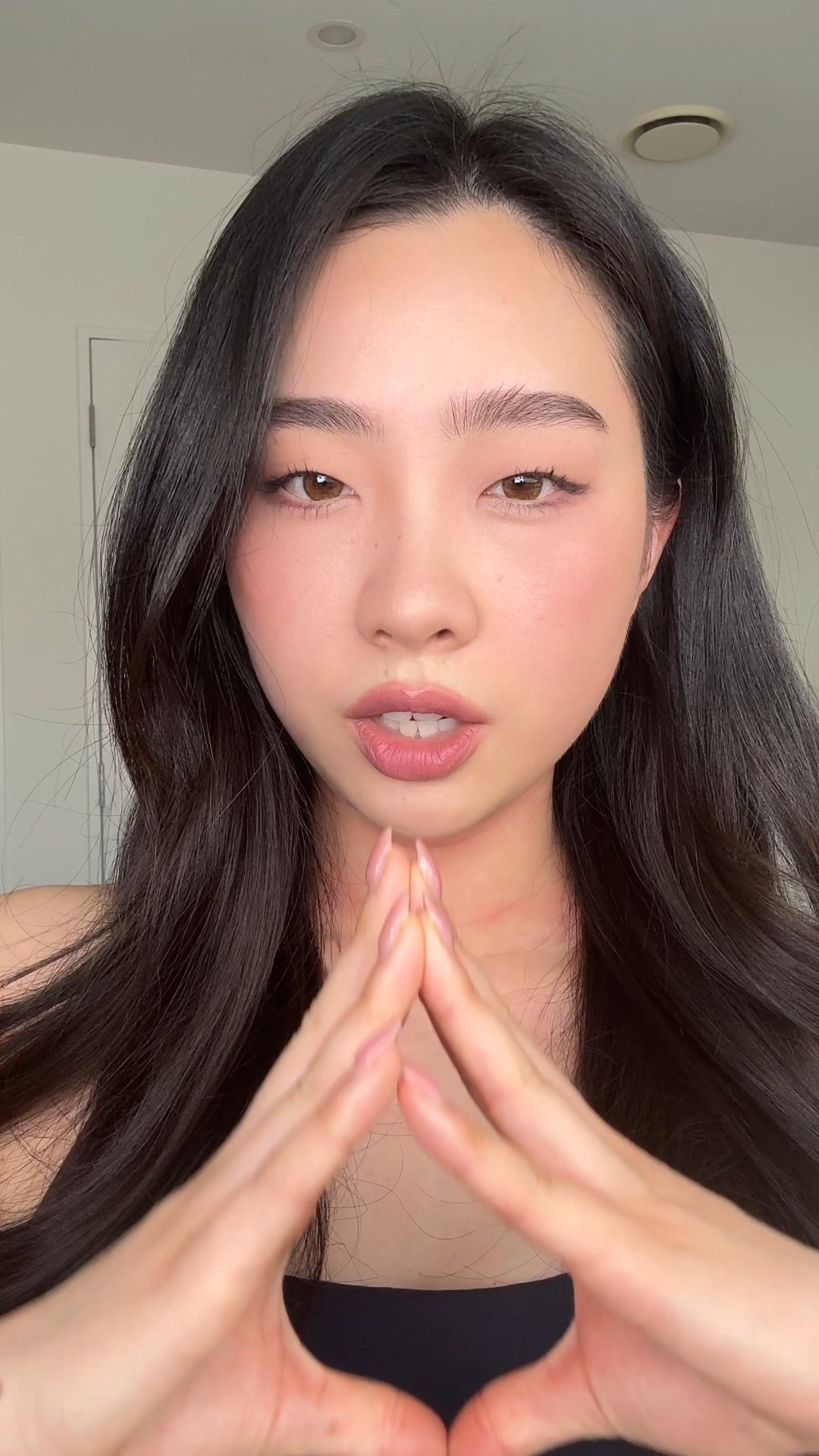 Koh Gen do foundation: 113
Glow concealer: light rosy salmon
Shu uemura eyebrow pencil: seal brown
Wake make eyeshadow: 02 lively blurring
Clio eyeliners: 09 and 11
Too cool for school frottage pencil: dew beige
Too cool for school under eyeliner: dusk
Romand blush: B02
Hince blush: raw rose dew
Unleashia lipliner: 4
Etude tint: 18