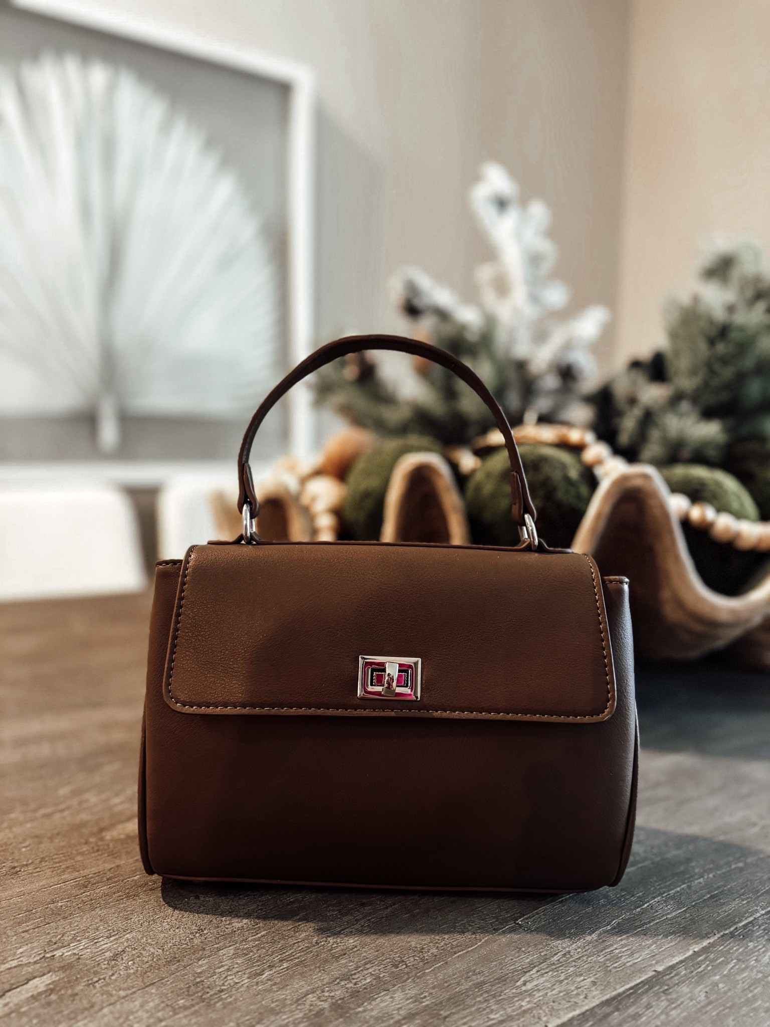 Mini Purses

Walter Baker The Madeline Vegan Leather Bag

Scroll to shop. I’m so glad you’re here. 

LTKBag

#LTKSaleAlert #LTKFindsUnder100