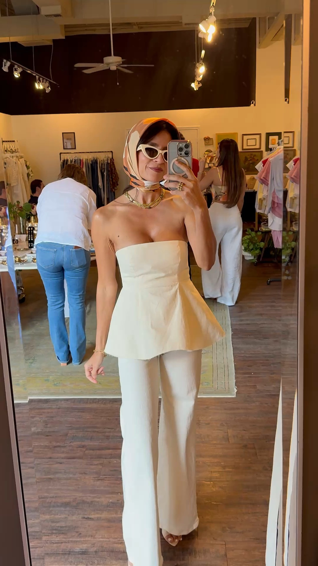 So in love with strapless tops right now…dress them up or down: always a win! And the best jeans too -they’re on sale!
Jewelry by me @mayafasthoff 🤍


Summer outfits / white jeans / best jeans

#LTKSeasonal #LTKOver40 #LTKTravel