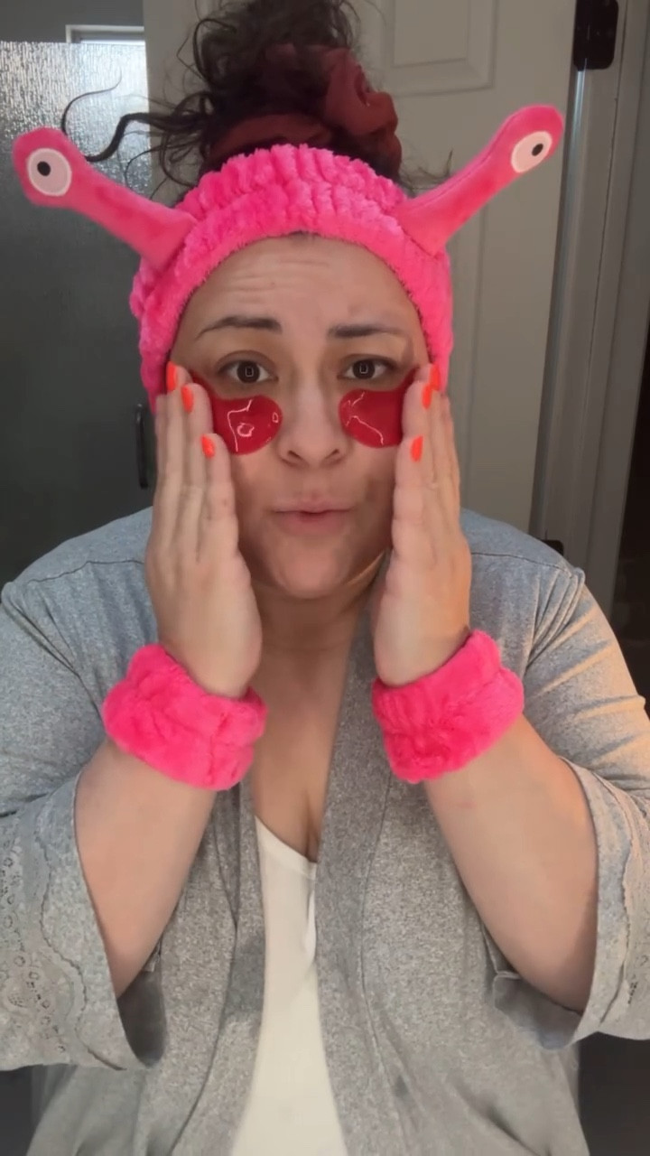 Self care 💋

#skincare #selfcare #momtime

#LTKBeauty