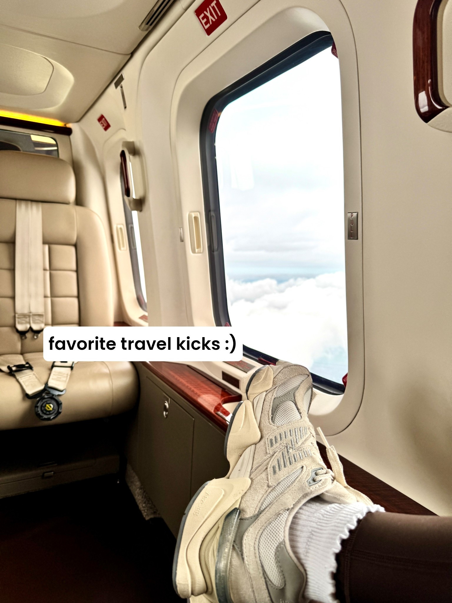 New Balance 9060

sneakers 
new balance 
athleisure 
travel 
amazon socks
women’s sneakers 
women’s socks
ruffle socks 
holiday 

#LTKShoeCrush #LTKTravel #LTKActive