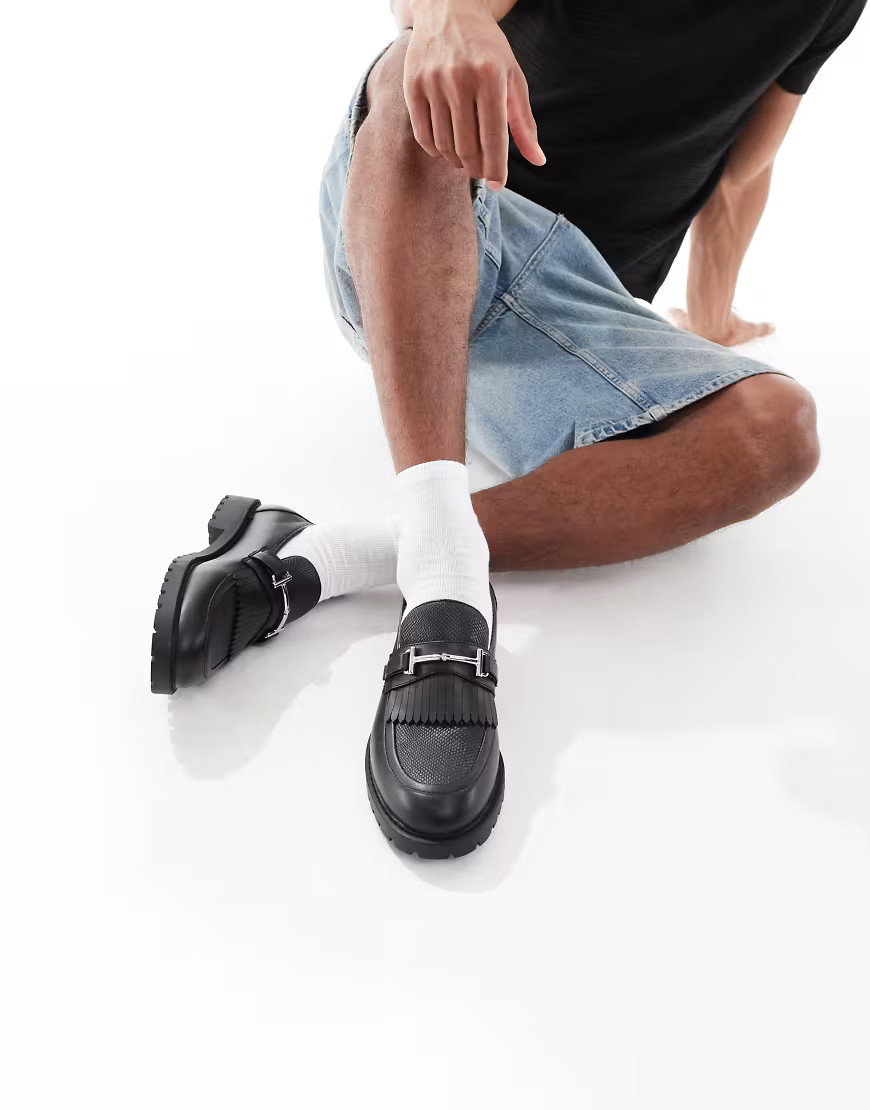 ASOS DESIGN - Mocassini neri effetto coccodrillo con suola a carrarmato e morsetti-Nero | ASOS (Global)