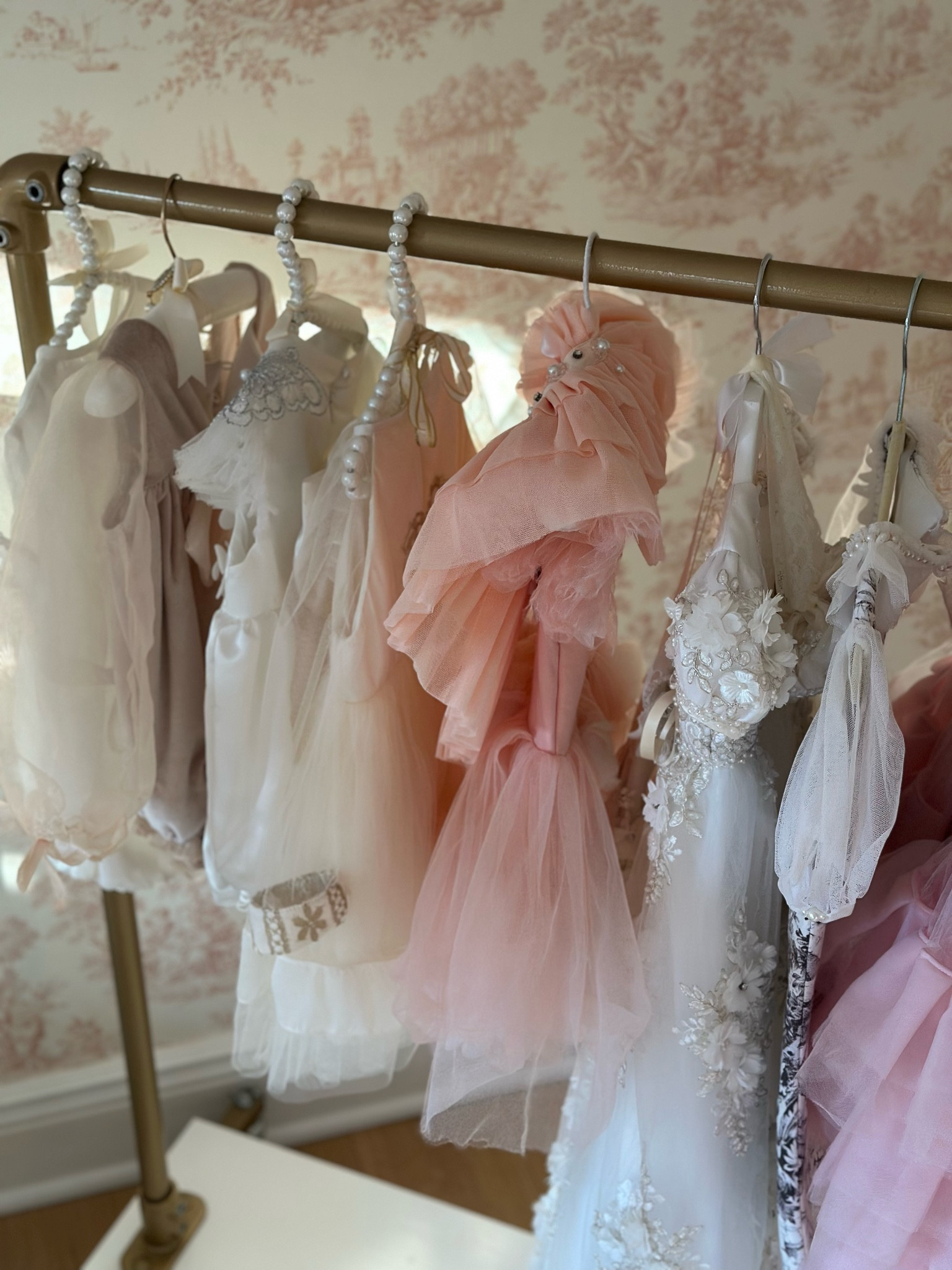 Organized & sparkly ✨ This cute clothes rack is giving all the gold sparkle vibes for our little one! 💗👗



#LTKBaby #LTKKids #LTKHome