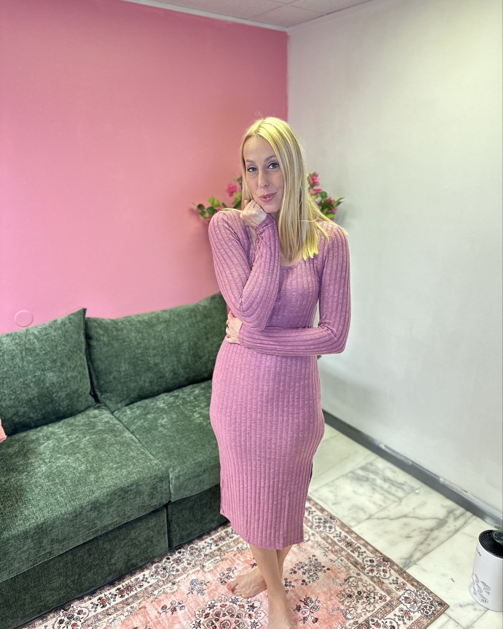 Form fitting super soft fall dress
💓this dress is so cozy and cute
💓 it has a lot of stretch and several colors
💓 wearing size small, fits true to size and I am 5’10”

#LTKFindsUnder50 #LTKFindsUnder100 #LTKStyleTip