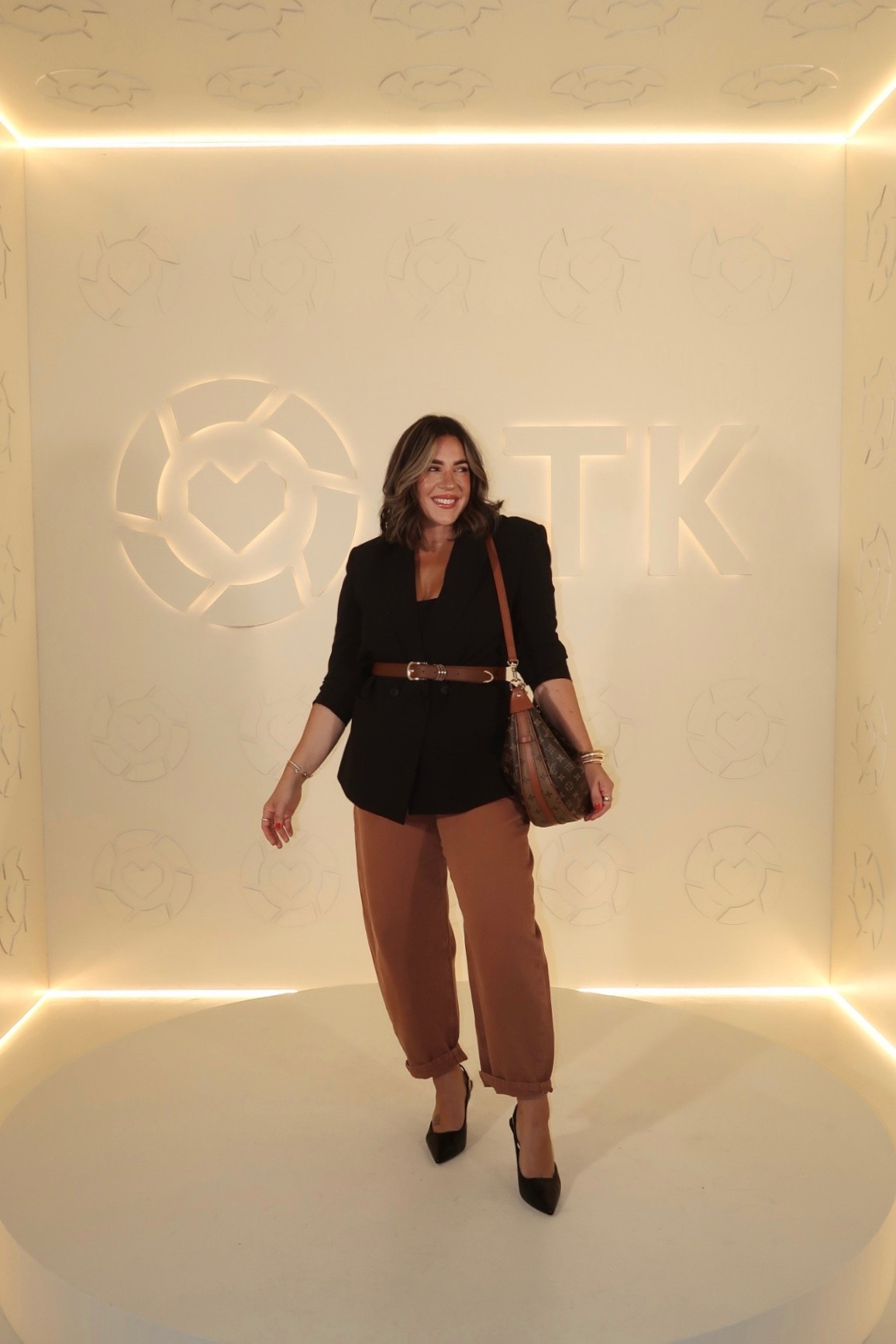 If I went into an office this is what I would wear. I feel like such a boss babe in this but still boho chic. 
Size up in the blazer for a more oversized look 
I’m wearing a size 10 in the pants - no stretch 

#LTKMidsize #LTKWorkwear #LTKCon