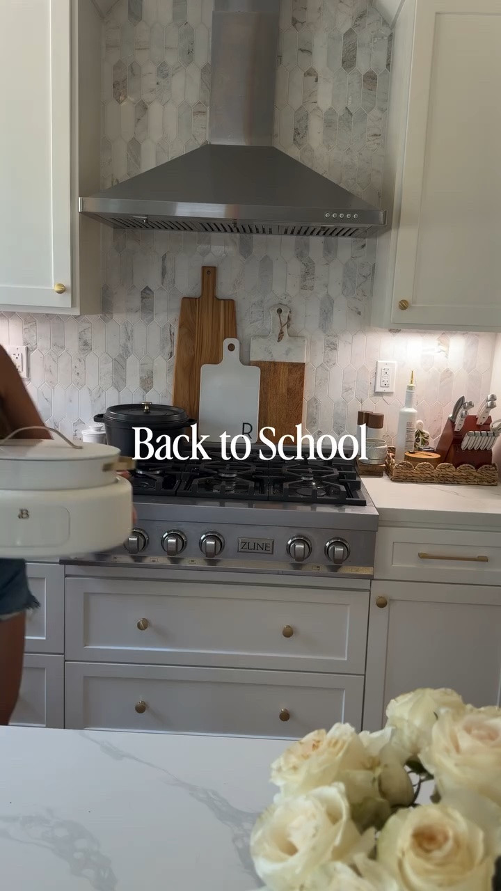 Back-to-school nights = let the crockpot cook dinner for you. 👏🏼

Episode 2: Zesty Pulled BBQ Chicken! Easy, flavorful, and perfect for those nights when homework, activities, and dinner all happen at once.

Comment RECIPE to get it sent to your dm

#adaydreamblog #backtoschool #dinnertime #crockpot #easymeals bbq chicken bowl family meals