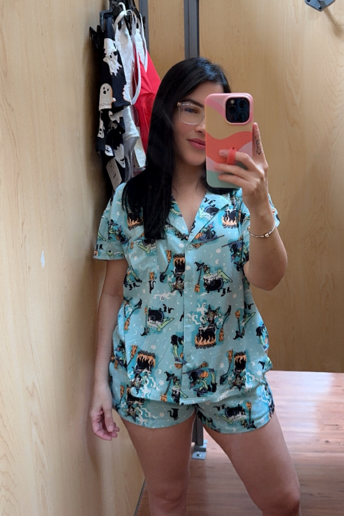 Me gusta mucho la tela de esta pijama, es súper suave y cómoda. La llevo puesto XS. 

@walmart
#walmartpartner 
#ad

#LTKSeasonal #LTKFindsUnder50 #LTKStyleTip