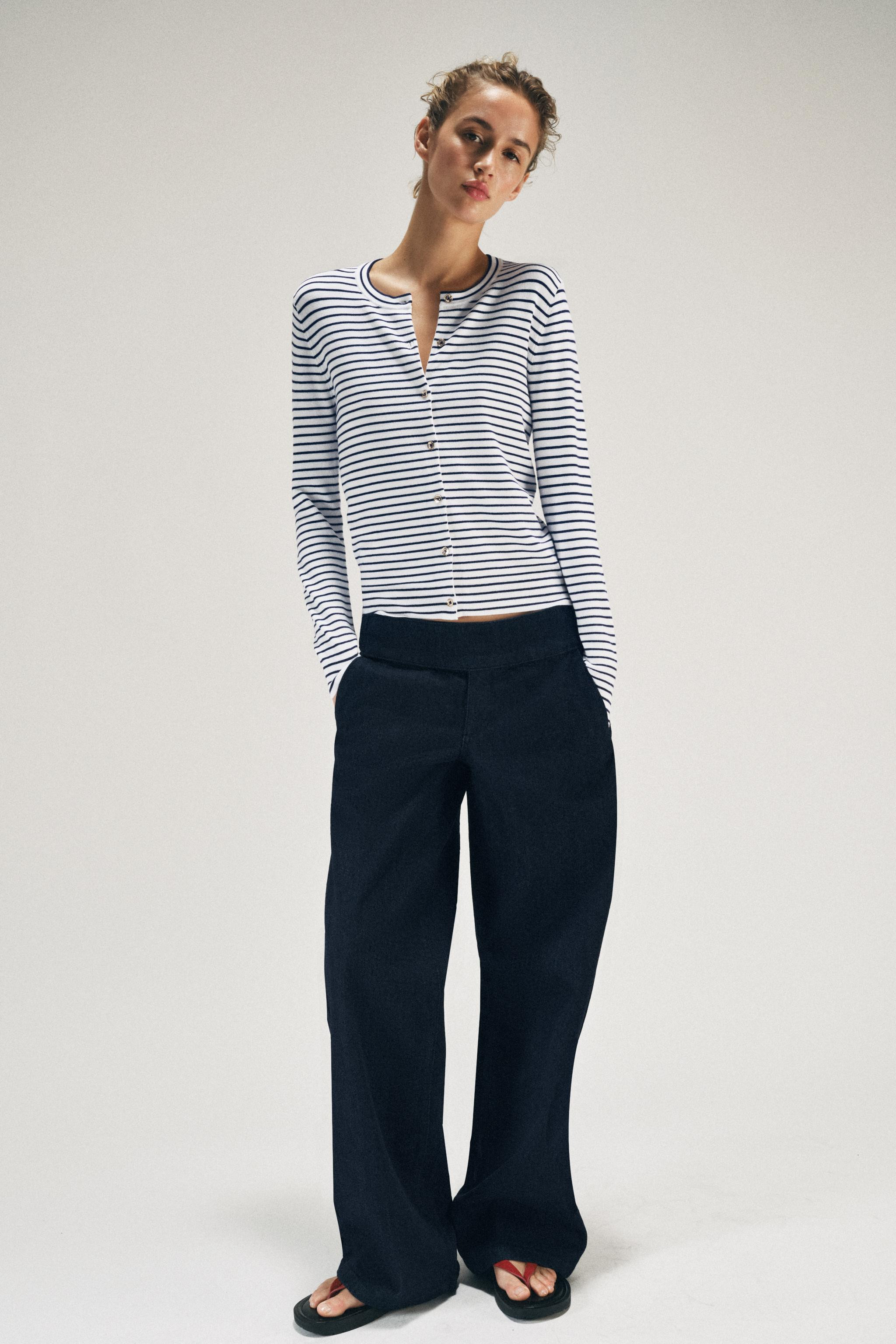 Round neck long sleeve jacket. Front button closure.striped8851/010/104 | Zara US