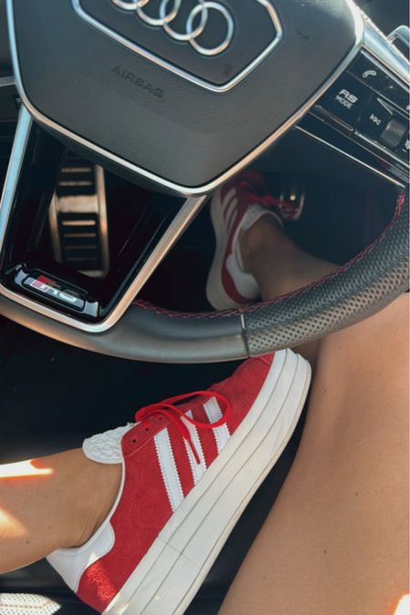 Fourth of july / the summer color red sneakers

Ive had these for a year now and I am
So in love. I wish the pink/red combo existed last year cause I would have done those ;)


#LTKStyleTip #LTKSeasonal #LTKShoeCrush