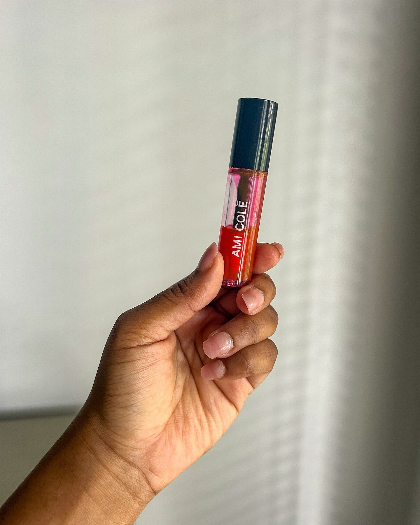 Keeping the lips simple & glossy this summer cause it’s too hot for anything else 👄 

@byamicole 
@nyxcosmetics 

#makeup