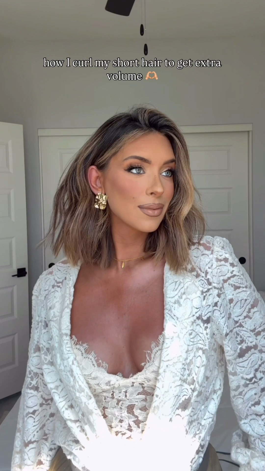 How I curl my short hair to get extra volume 🫶🏼

#LTKOver40 #LTKBeauty #LTKSaleAlert
