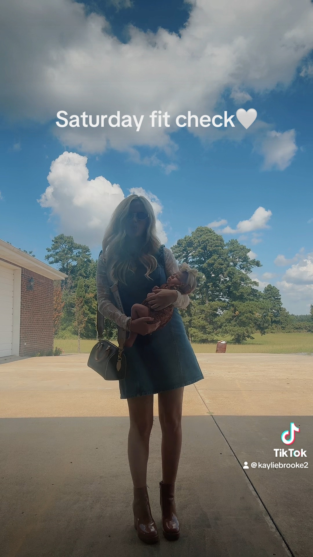 Fall OOTD! Give me all things denim 💙 wearing size small 

#LTKStyleTip #LTKSeasonal #LTKSaleAlert