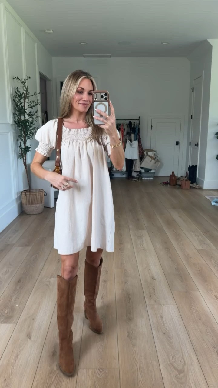 this dress is the perfect fall transition dress! so great for the warmer days but when you want to dress for the season! 🍂