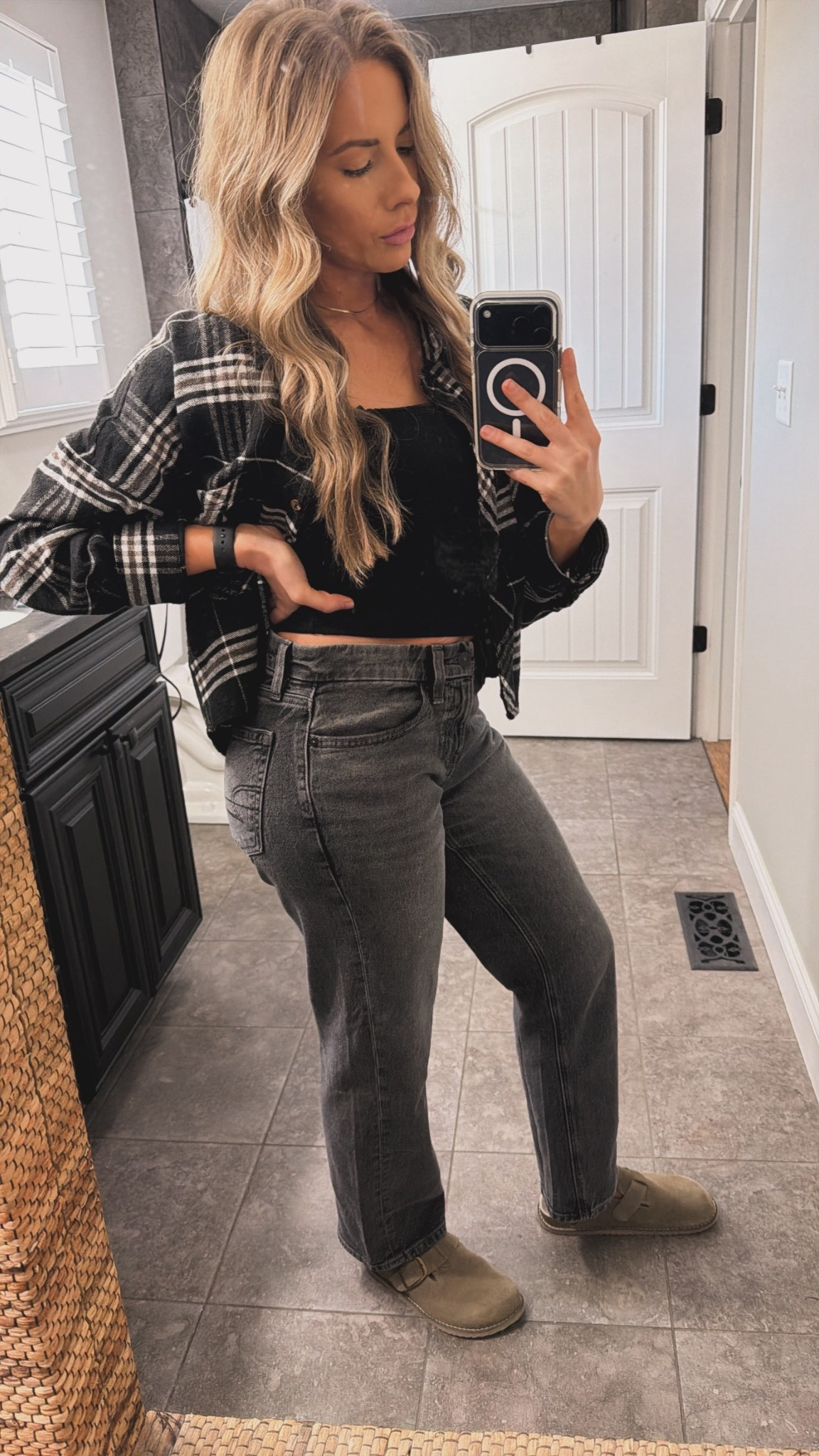 Cropped Flannel 🖤🤎

#LTKmomlife #LTKootd #LTKgrwm