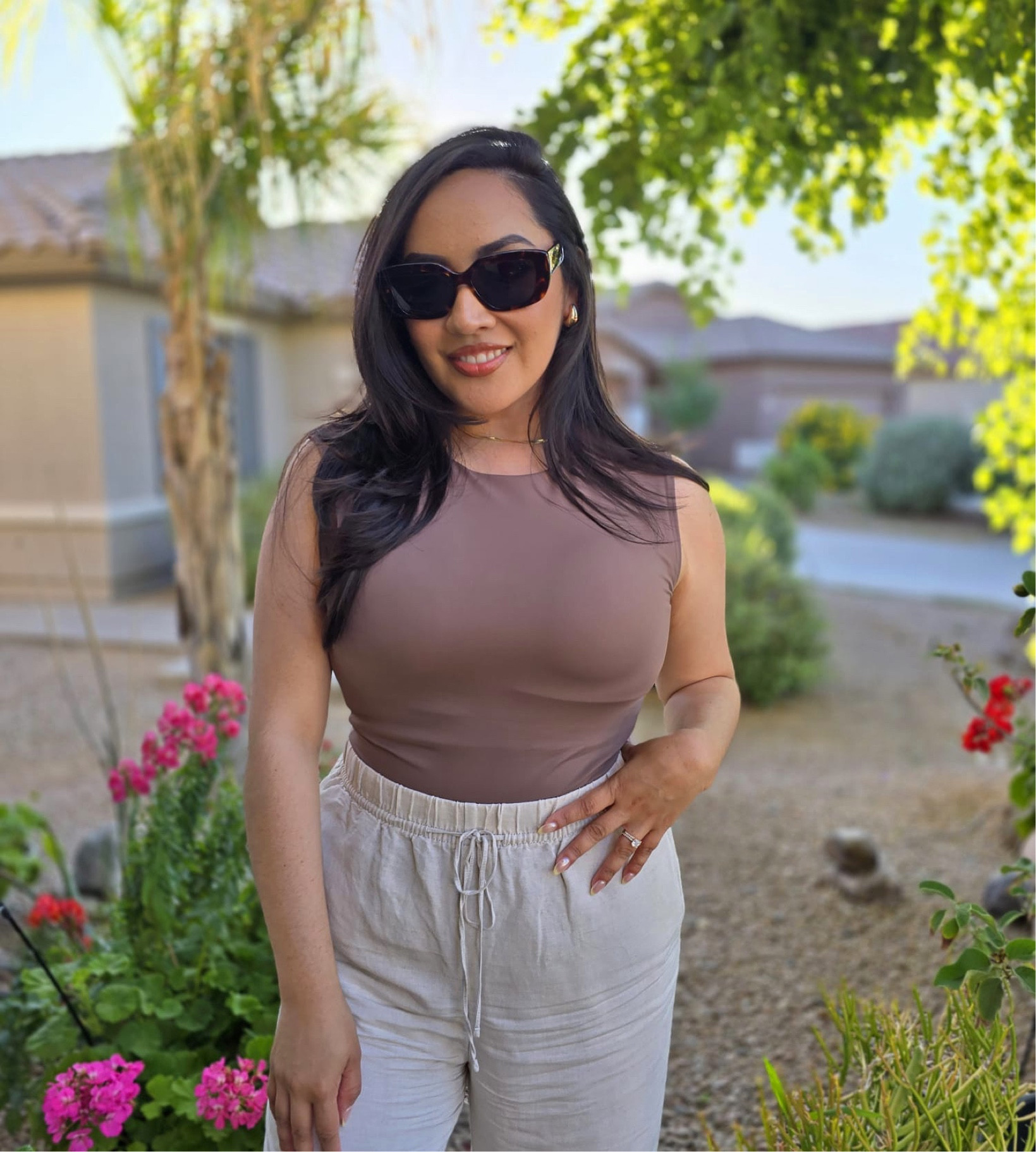 #linenpants #celinesunglasess#neutraloutfit#casualoutfit#tortoisesunglasses #skims #skimsshapewear

#LTKSaleAlert #LTKGiftGuide #LTKMidsize