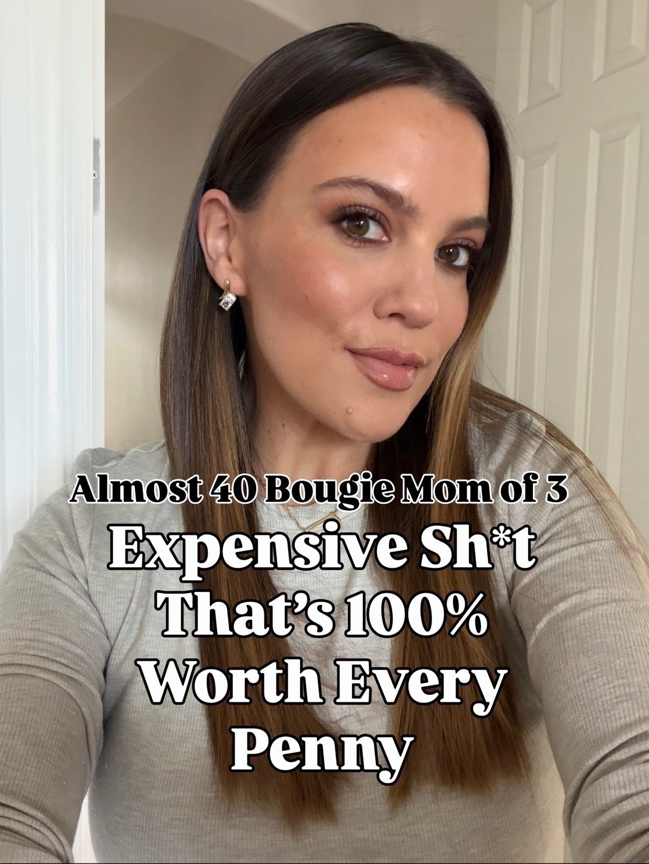 I’m sharing all the expensive sh*t that’s actually worth every penny—coming from an almost 40 bougie mom of 3 who takes no BS. There are SO many beauty gems in this carousel, so don’t keep scrolling unless you’re ready to make a few impulsive purchases (not saying you’ll regret it though 👀). I also threw in the most flattering white denim, my new favorite ear cuff, and a few other faves you definitely won’t want to miss…

use code ASHANDEMXSPANX for the white denim and orange top!

Lip Liner: sizzle and cherry cola 
Gloss: Chelsea Girls
Blush balm - 03 vital beige

(FB)
