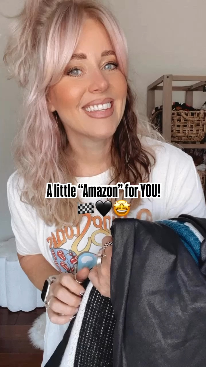 A little Amazon for you! 🐆🏁♥️
LOVE these faux leather leggings! I’ve had them since last year and they are an amazing look for less! 
These cardigans are the CUTEST! Love the blue, probably keeping that one! If you have long arms size up! 

Leggings - M
Tee - L
Cardigans - M
Leopard flares - M
Sneaks - Sized down 

#LTKVideo #LTKOver40 #LTKStyleTip