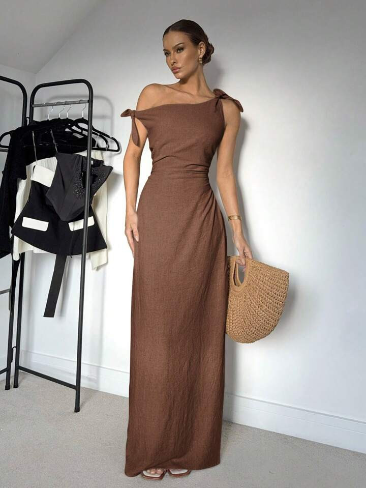 Siren Gaze Vestido Largo Elegante De Mujer En Unicolor Con Cuello Asimétrico Y Plisados | SHEIN