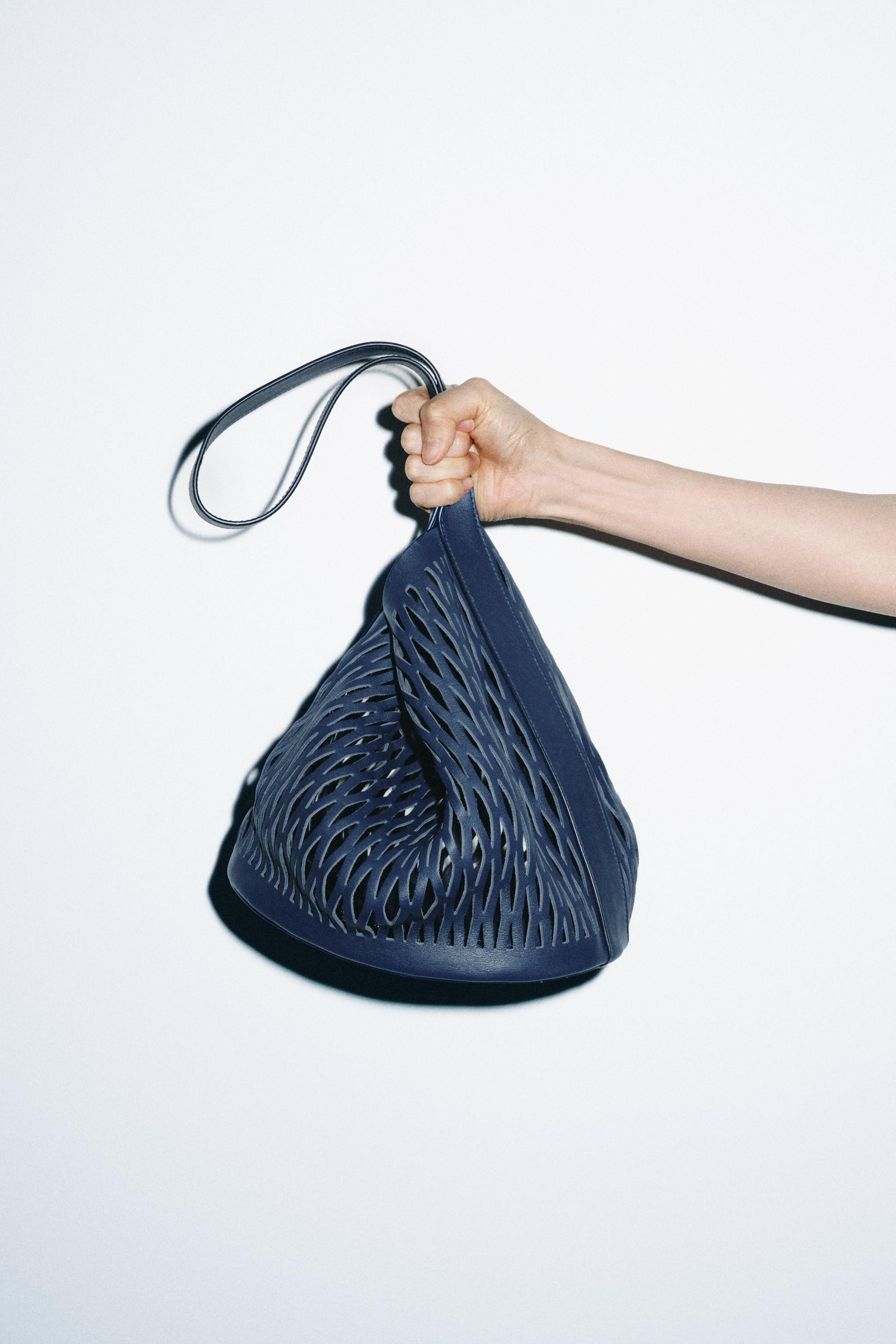 DIE-CUT LEATHER BAG | Zara US