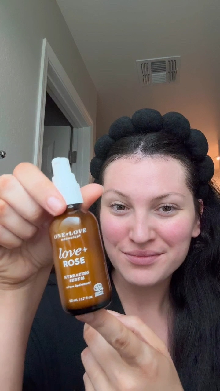 This love + rose hydrating serum from @oneloveorganics has been so good for my skin 🌞🌸 #olofan #gifted

Skincare, summer skin, facial serums, clean beauty

#LTKSeasonal #LTKSaleAlert #LTKBeauty