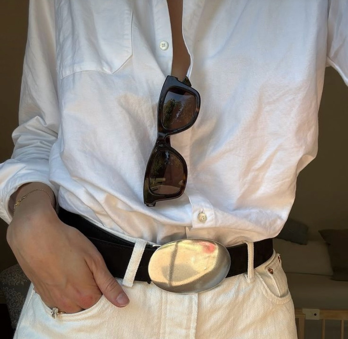 Small change big difference - leaning into super sized belt buckles this spring! 

Rounded up some great options link in stories - special shout out to the target option NS orientation is very cool!! 
 

#styling #looks #howtowear
#looks #PersonalStylist #fashionweek #instafashion #pinterest #personalshopper #trends #style #ootd #fallstyle #ltk #holiday

#LTKootd #LTKOver40 #LTKSeasonal