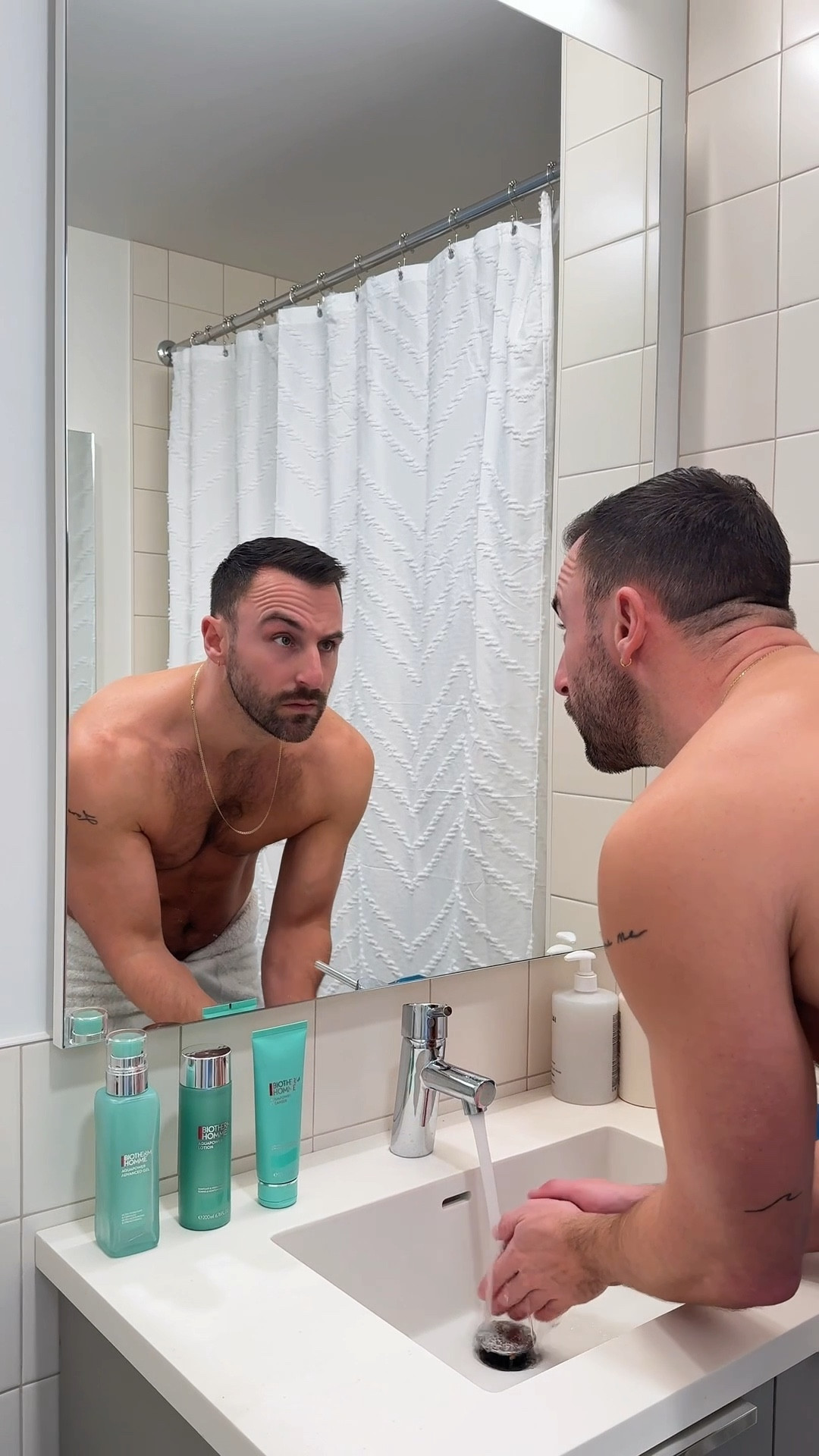 Winter skincare routine on lock thanks to @biotherm. My skin used to be so dry in the winter but Biotherm’s Aquapower line hydrates and refreshes so well #ad #biothermpartner #paidlink #biotherm #aquapower

#LTKselfcare #LTKMens #LTKActive