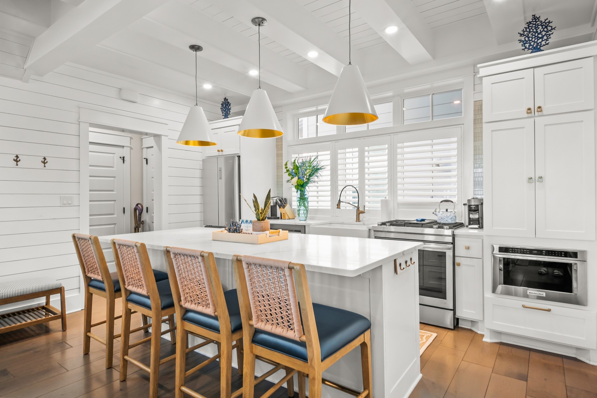 Coastal & Clean. 🌊 The perfect kitchen upgrades — and great holiday gifts to elevate your home. ✨

#LTKHome #LTKGiftGuide #LTKHoliday