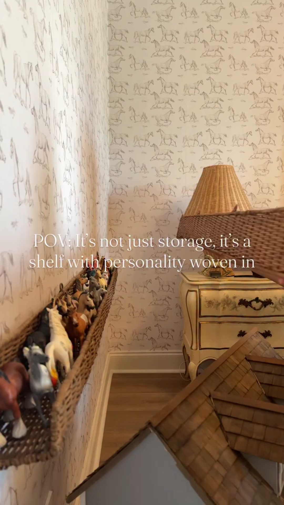 Not every shelf brings this much charm. The woven detail, the warmth, the texture — it’s the kind of piece that makes a wall feel finished.
Comment below “shelf” for a link!