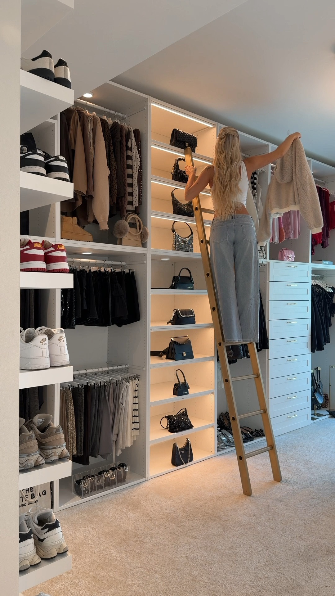 Get ready with me ✨

#LTKSeasonal #LTKFindsUnder50