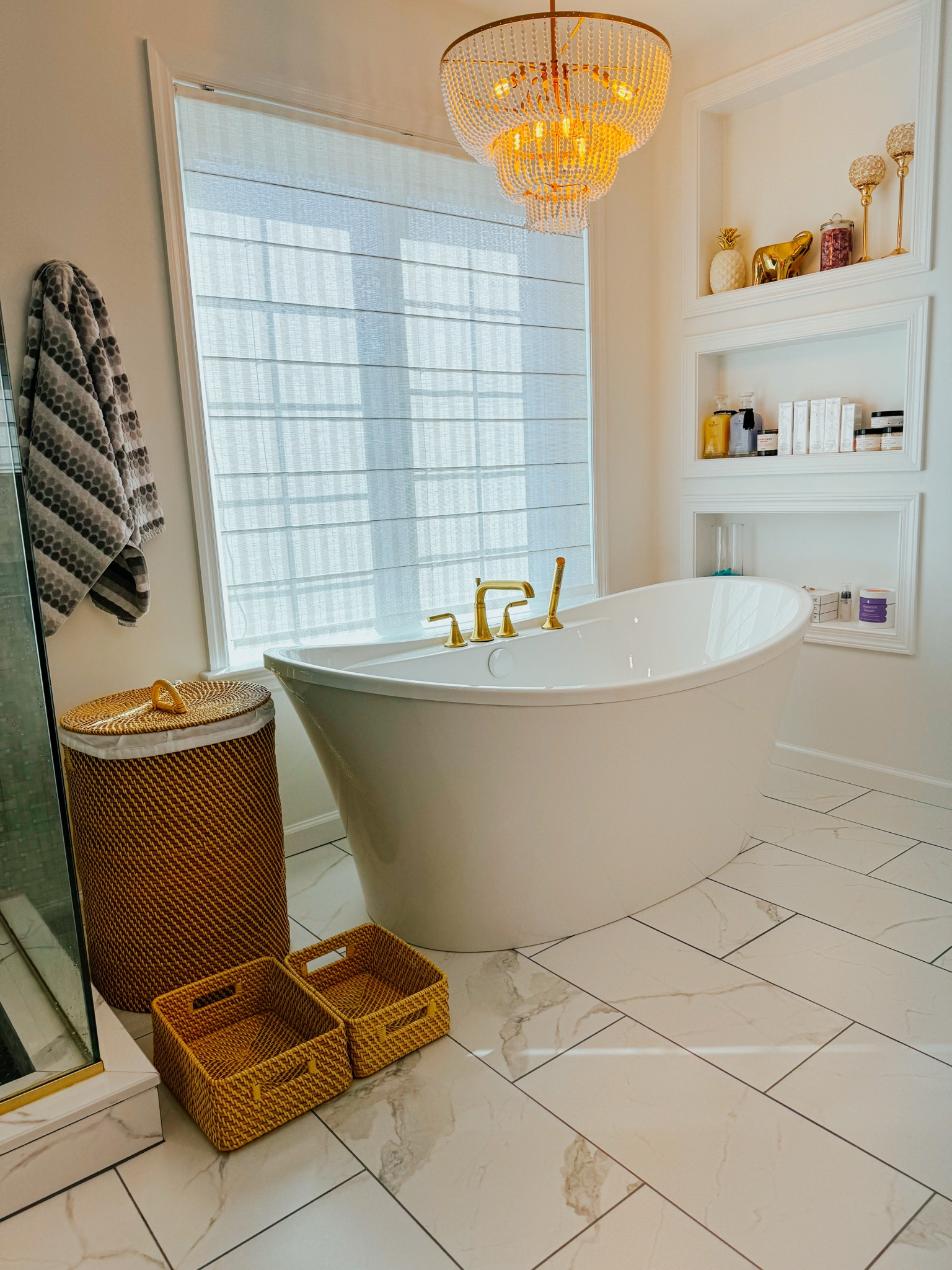 #homedecor
#bathroom
#bathroomdecor


#LTKHome #LTKFamily #LTKSaleAlert