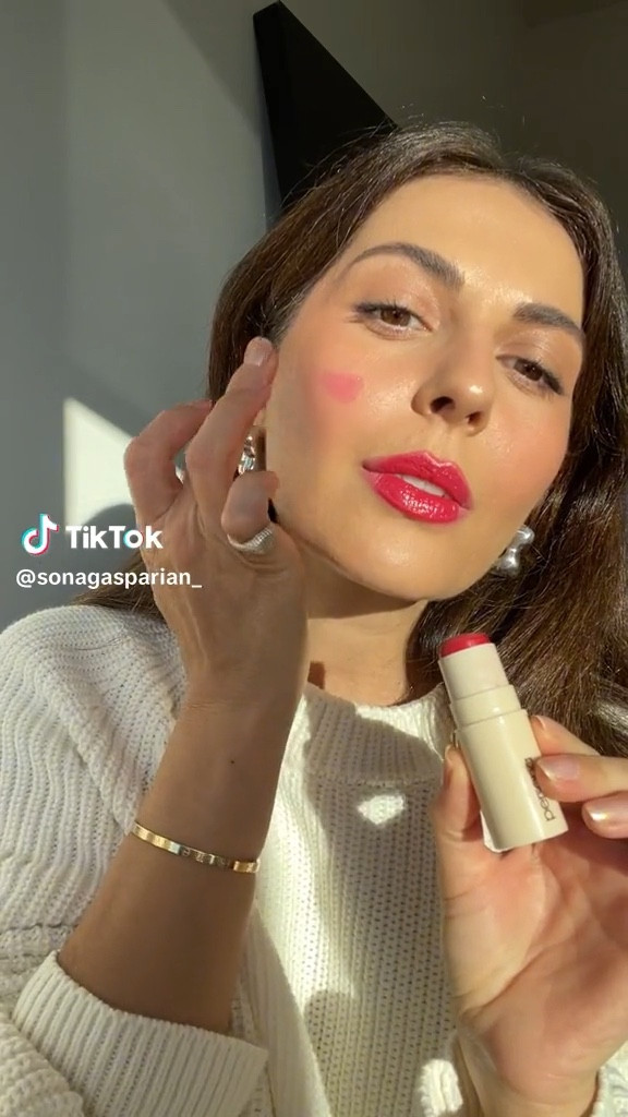 It’s that time of year to bring out the Kiss shade of my Persona Dreamstick

#LTKGiftGuide #LTKCyberWeek #LTKHoliday