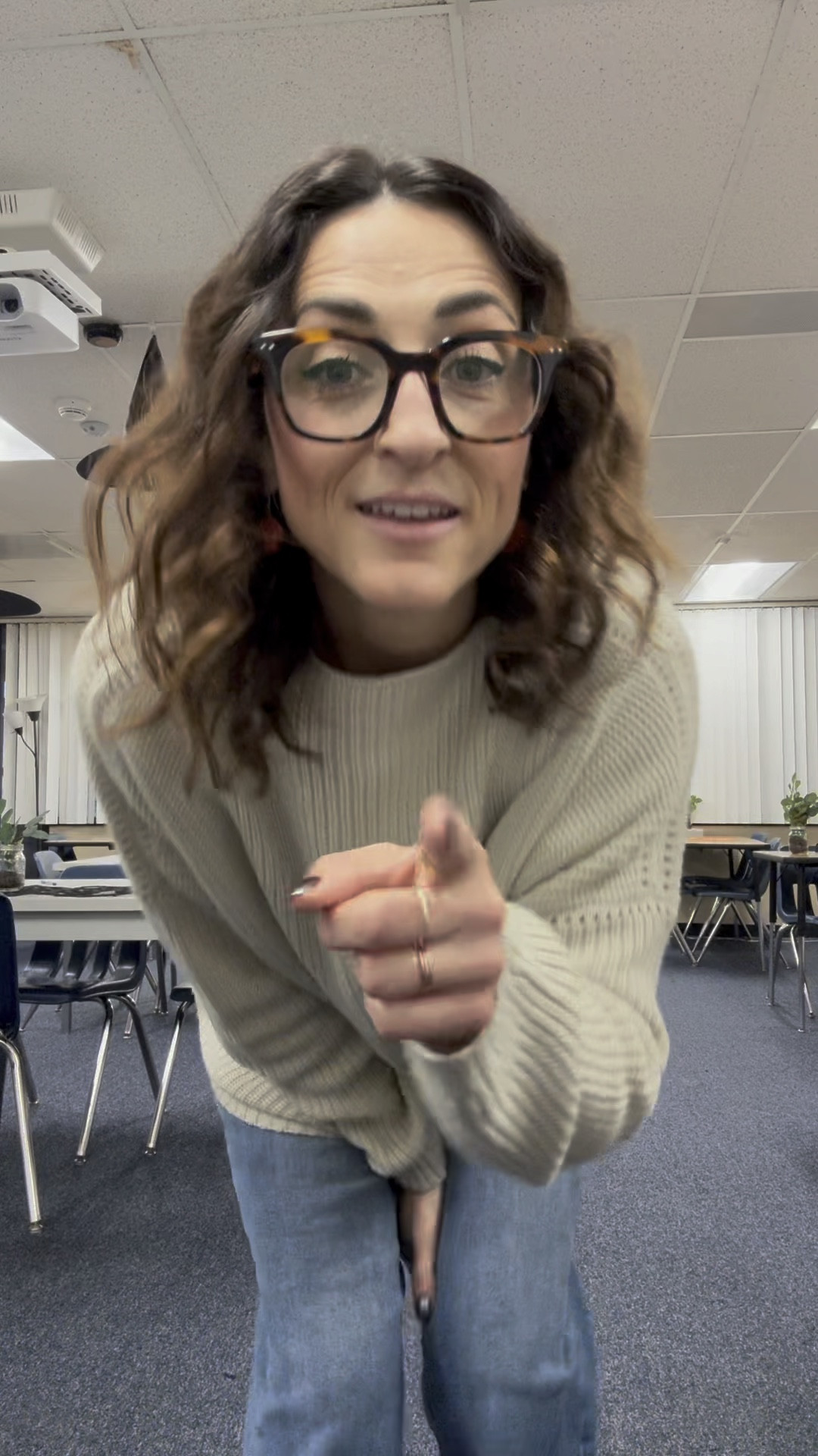 Fit check & book rec 😆 Happy Monday!