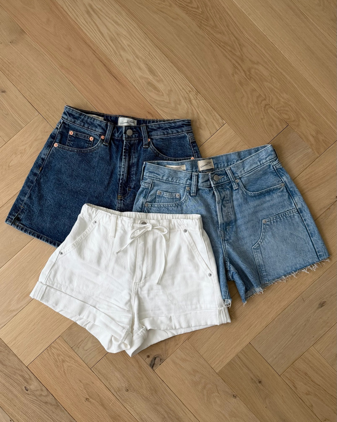 My TOP 3 favorite denim shorts I bought for this summer are all from @Target !! #ad And they are so affordable 👏🏼 
Dark wash: size up 1 / take your larger size. I got a 4
Medium wash: true to size / take your smaller size. I got a 2
White wash: true to size / take your smaller size. I got a 2 (elastic waistband in the back)!

#LTKSeasonal #LTKSaleAlert #LTKootd