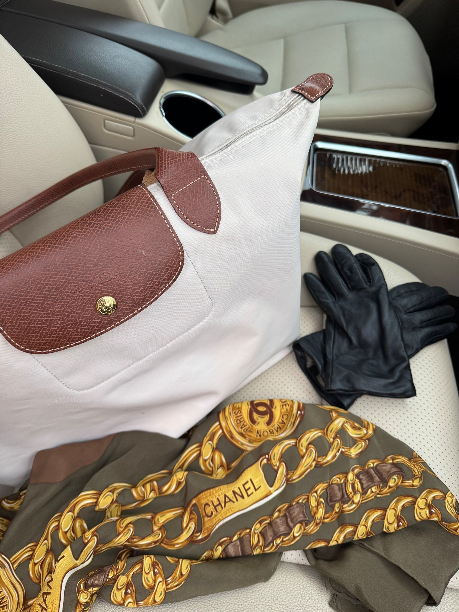 Accessory close up: Longchamp tote bag and leather gloves 

#LTKGiftGuide #LTKFindsUnder100
